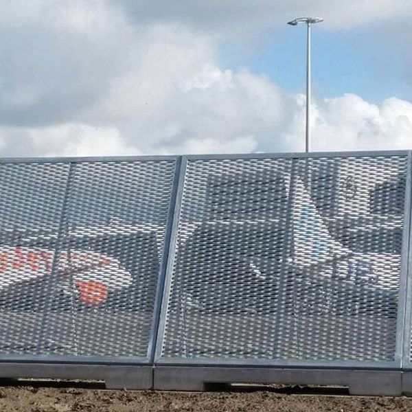 Project | Blast Fences Schiphol | Amsterdam | Rometa Metaalproducten